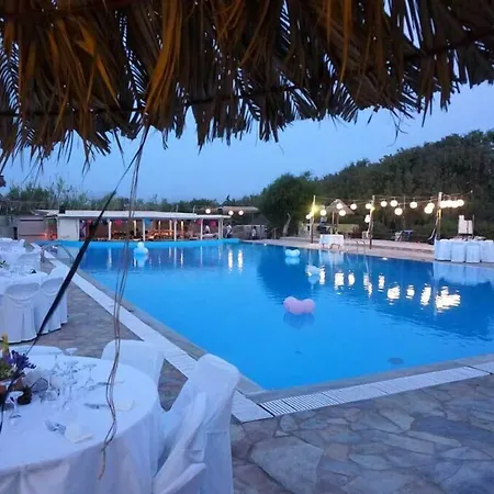 サーフィン ビーチ ビレッジ パロス 3*