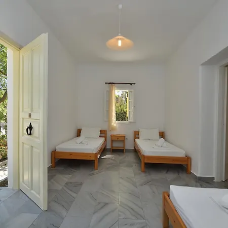 Surfing Village Paros Szánda María