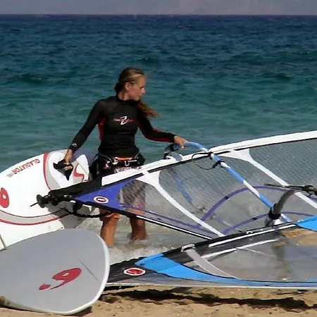 Surfing Village Paros Otel 3*