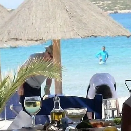 Surfing Village Paros Otel