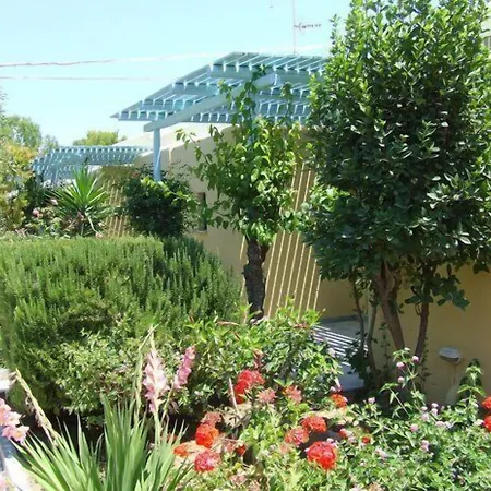 Surfing Village Paros 3* Páros