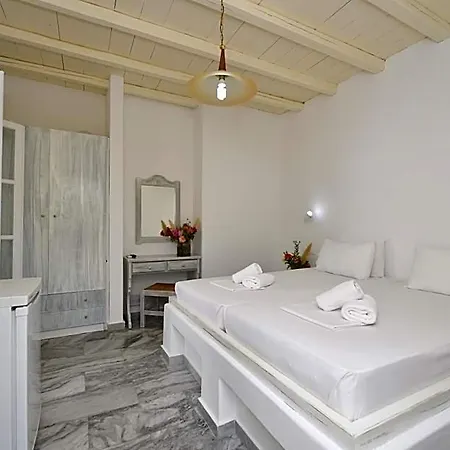 Surfing Village Paros Otel 3*