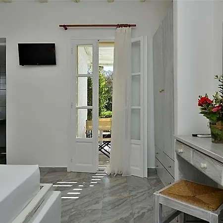 Surfing Village Paros Otel 3*