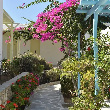 Surfing Village Paros Otel 3*