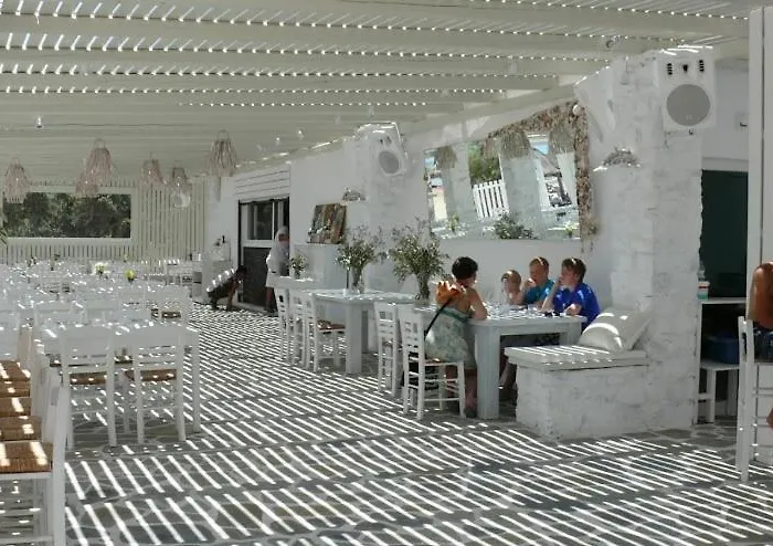 Surfing Village Paros Otel