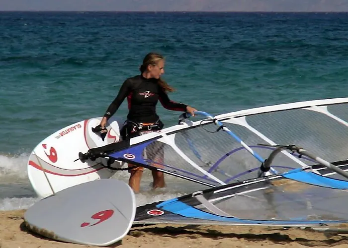 Surfing Village Paros Hotell 3*