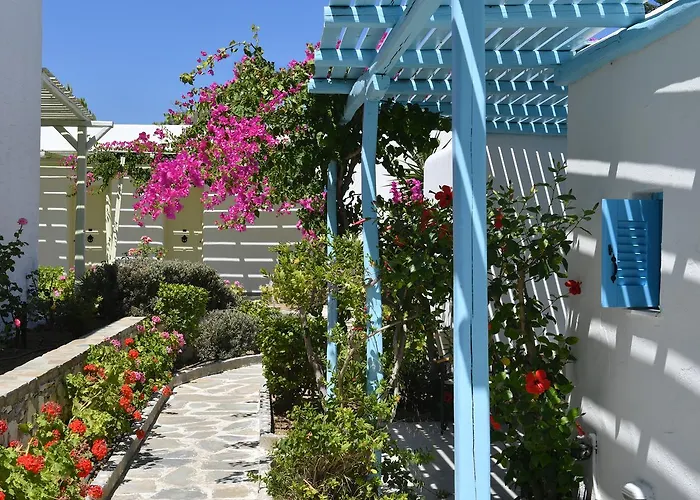 Surfing Village Paros Hotell 3*