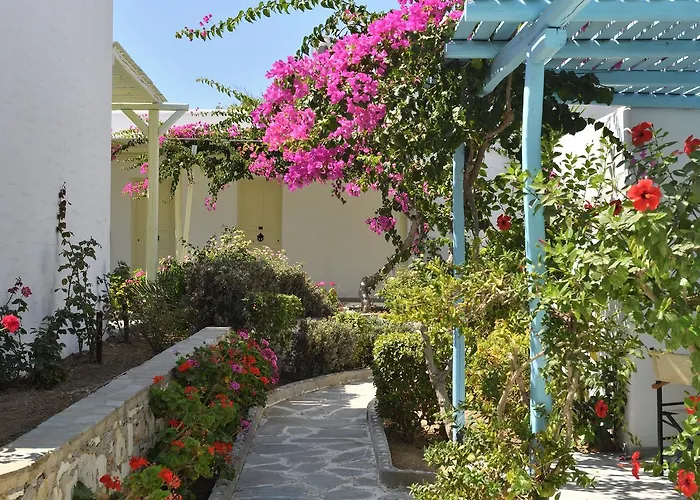 Surfing Village Paros Otel 3*