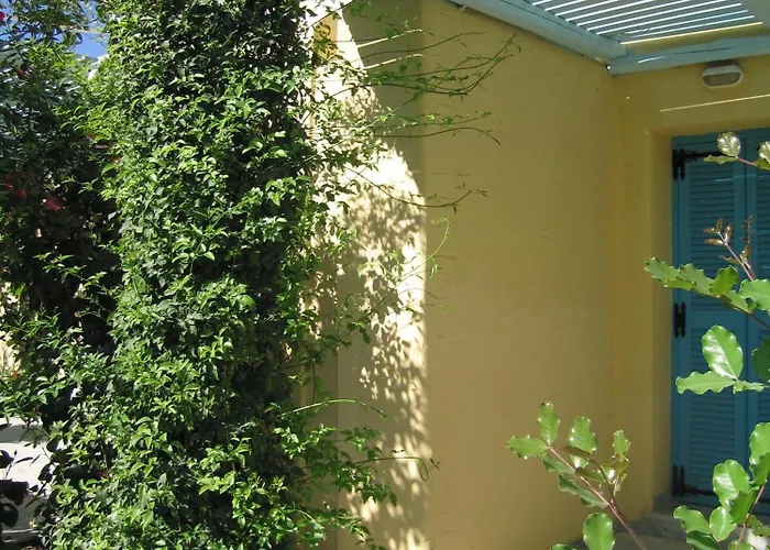 Surfing Village Paros Otel 3*